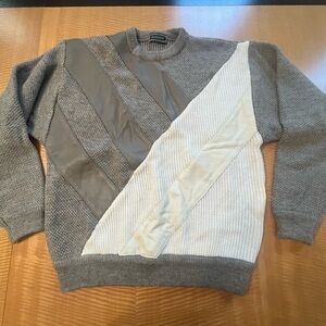 VTG Men’s Gray and Cream Colorblock Crewneck Knit Leather Sweater Sz L by Saxony